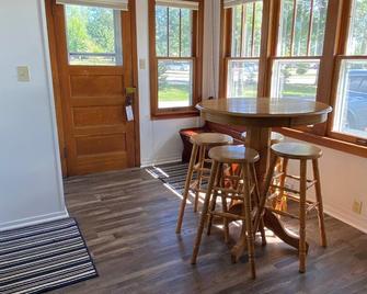 Cottage by the Beach - Shawano - Jídelna