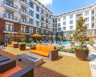 Cozy and Bright Apartments at Marble Alley Lofts in Downtown Knoxville - Knoxville - Patio