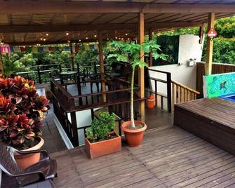 Casa Kiwi Hostel - Medellín - Parveke