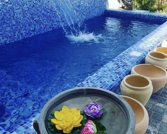 Baitalkhairan Beach House Chalet - Al Khiran - Pool