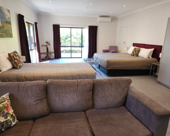 Asure Oak Estate Motor Lodge - Greytown - Camera da letto