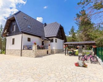 House Zeljko - Korenica