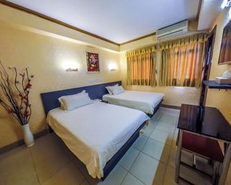 Hou Kong Hotel - Macau