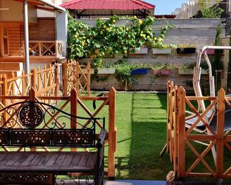 'Mount View' by Aparna; three bedrooms available in a lovely Homestay - Panchkula - Patio