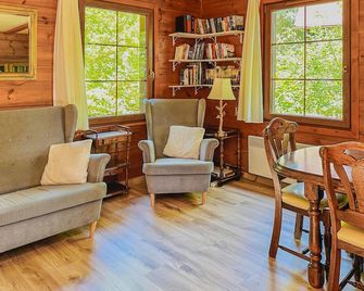 3 Bedroom Lovely Home In Nowe Warpno - Nowe Warpno - Sala de estar