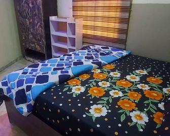 Elegant Sitting room and Bedroom with AC in vibrant Lagos, Nigeria - Lagos - Bedroom