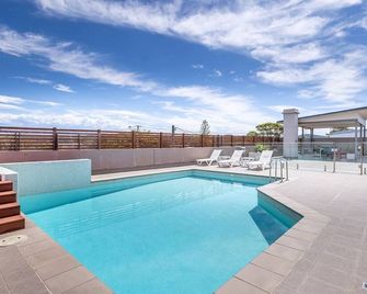 Barefoot Bliss 4, 6-10 Market Street - Surfside Apartments - Shoal Bay - Basen