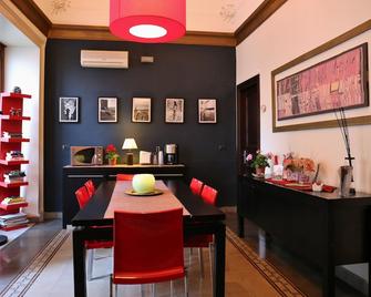 Bed and Breakfast Opera - Catania - Phòng ăn