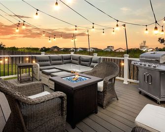 Relaxing Retreat W/ Game Room & Fire Pit, Near Jbsa Randolph & Fort Sam - 샌안토니오 - 발코니