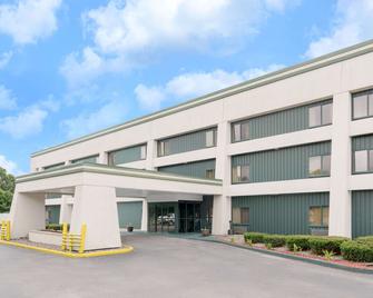 Baymont by Wyndham La Crosse/Onalaska - Onalaska - Building