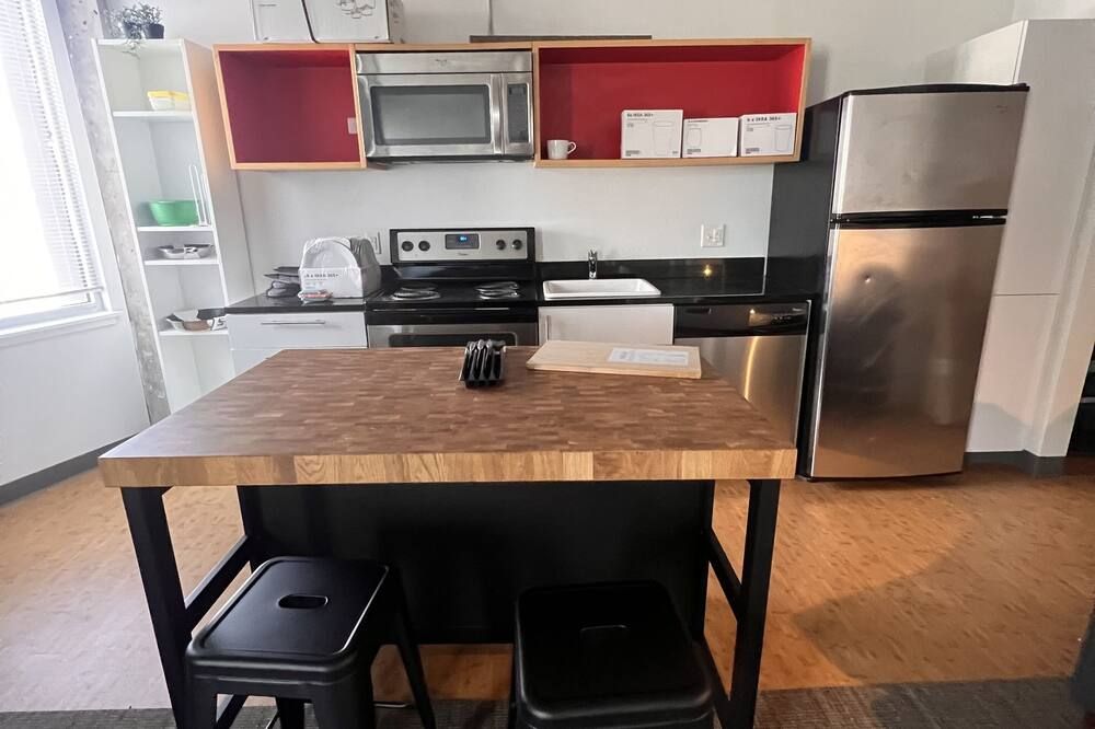 Wonderful Studio in City Park West, pet friendly building. - Denver - Cocina