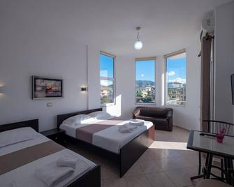 Mariksel Hotel - Ksamil - Habitación