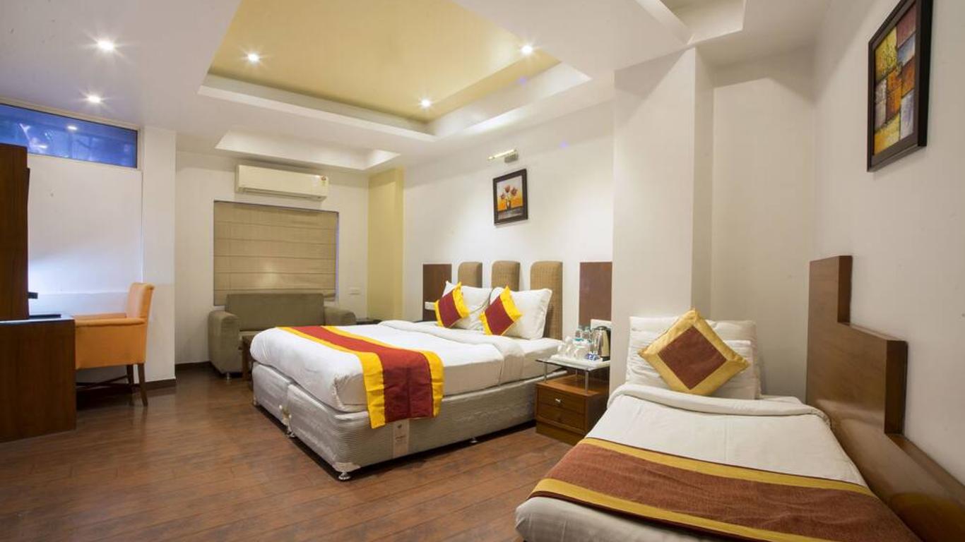 Hotel Palm Do'r # Walking Distance to New Delhi Station # Parking # Family Hotel # Customer's Choice Hotel # Top Rated Hotel