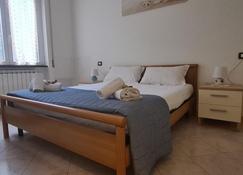 La Conchiglia Di Monterosso Homy 5 Terre - Monterosso al Mare - Bedroom