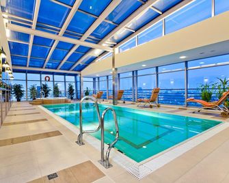 Qubus Hotel Kraków - Krakow - Bể bơi