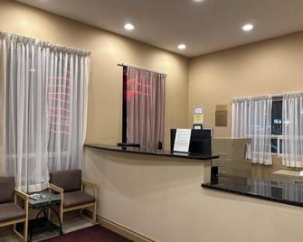 Lone Star Hotel - North Battleford - Rezeption