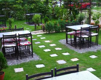 Hotel Splendid View - Pokhara - Patio