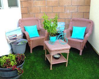 Spacious Private Rooms Near Ontario Mills & Airport – Pool & Gym Access! - Rancho Cucamonga - Patio