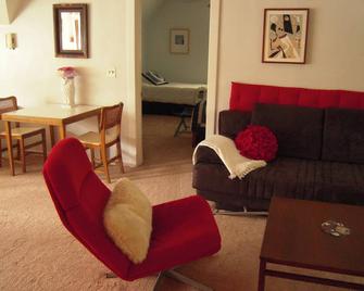 Cozy Northside Apt near Transp, Loyola&NW, Beach, Sep Entrance&Free Street Park - Chicago - Sala de estar