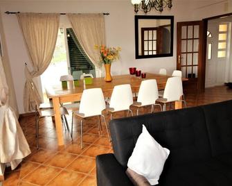 Villa Nuria - Centrally Located Just Minuts To Quinta Do Lago And Vale Do Lobo - Almancil - Restaurant