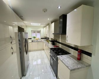 Tooting Stays - London - Kitchen
