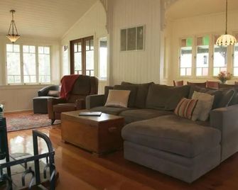 Addison's Montville - Montville - Living room