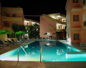 Fountoulis Suites - Georgioupoli - Piscina