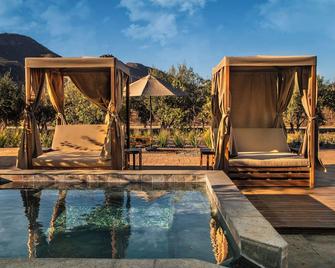 Hotel Flores de Sal-Valle de Guadalupe - Ejido El Porvenir - Piscina