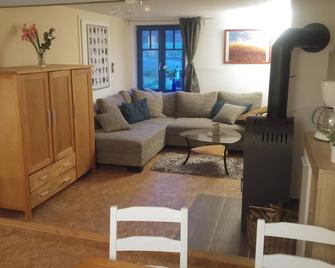 Mühlenbach Kotten- Bauernhofurlaub mit Hund und Pferd - Bippen - Sala de estar
