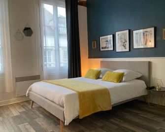 Studio Deschainets - Center of Troyes 200m from the Train Station - Troyes - Schlafzimmer