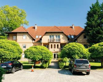 Apartment Balatonföldvár 3 - Balatonföldvár - Gebäude