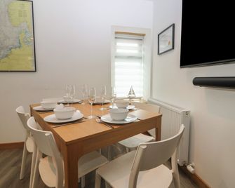 Fisherman's Cottage - Фрейзербург - Їдальня