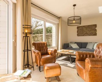 Sea near holiday home at Barneville-Carteret, pets allowed - Barneville-Carteret - Salon