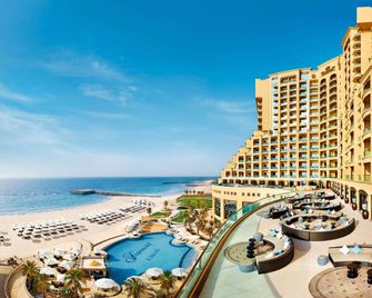 Fairmont Ajman - Ajman - Piscina