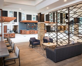 Doubletree by Hilton East Madison East - Madison - Oleskelutila