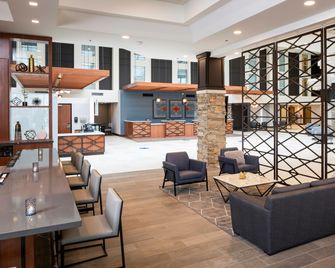 Doubletree by Hilton East Madison East - Madison - Lounge