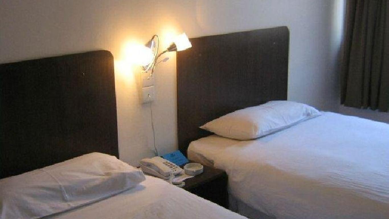 Grand City Hotel I