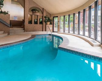 Tl2110 | Perfect Getaway | Winter Shuttle | 10 Hot Tubs | Private Patio - Steamboat Springs - Piscine