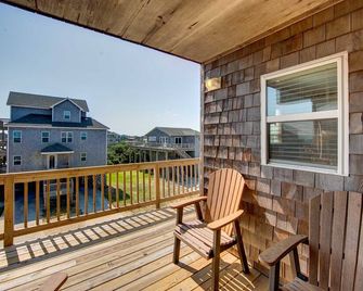 Island Fantasea- Short Walk to Beach- Lower Level - Buxton - Balcony