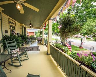 Carrier Houses Bed & Breakfast - Rutherfordton - Balcón