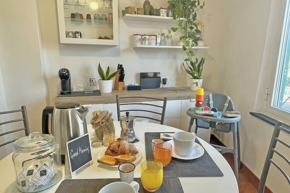 Happy Family Apartments Panorama - Genoa - Dining room