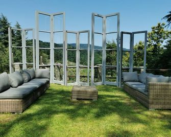 Palazzo K - B&B in country home with pool (room Tower) - Savona - Patio