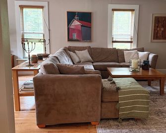 Quiet Country Haven Spacious 4BR Hideaway with Endless Views - Oregon - Sala de estar