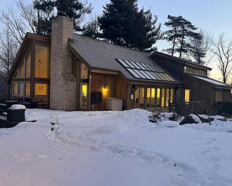 Luxurious Ski in-Ski Out Mnt. Creek/Hot tub/Tennis & Pickleball/Heated pool/Golf - McAfee - Edificio