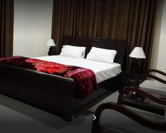 Lahore Hotel - Mingaora - Habitación