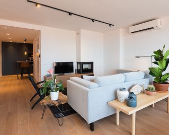 Petit Luxe l'Àtic - Terrassa - Wohnzimmer
