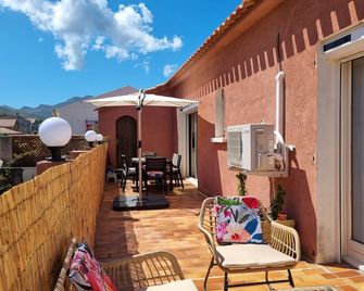Apartment for 4 people - Macinaggio - Balkón