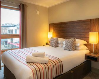 Premier Suites Plus Bristol Cabot Circus - Bristol - Bedroom