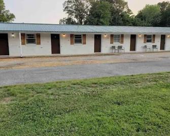 Motel at KY Lake. Reel & Relax - Gilbertsville - Building