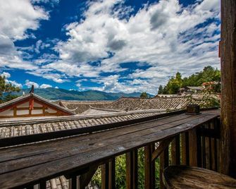 Dishui Danping Ancient City Panoramic Homestay (Lijiang Ancient City Sifang Street) - Lijiang - Balcony